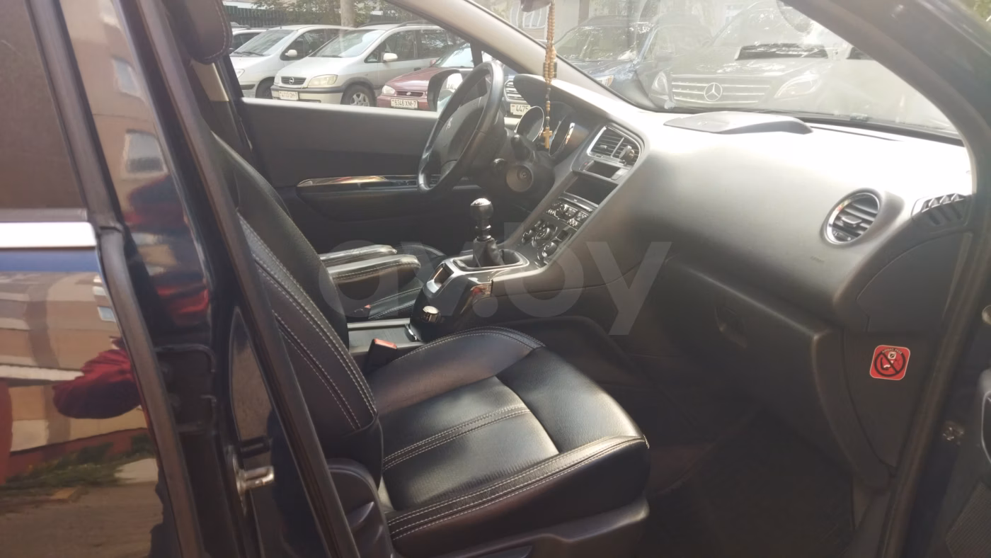 Peugeot 5008 фото 8