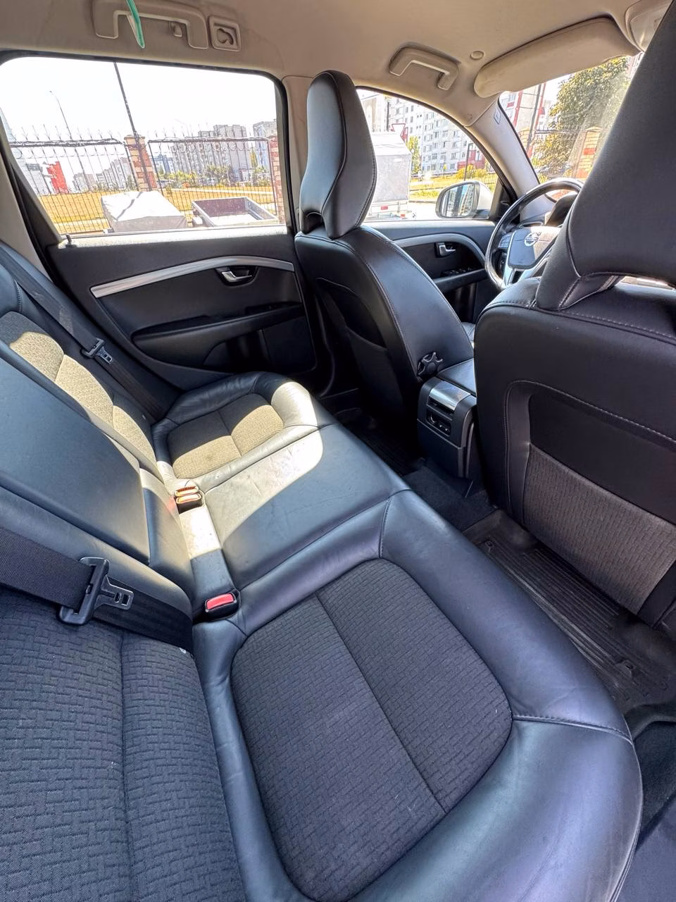Volvo V70 фото 14