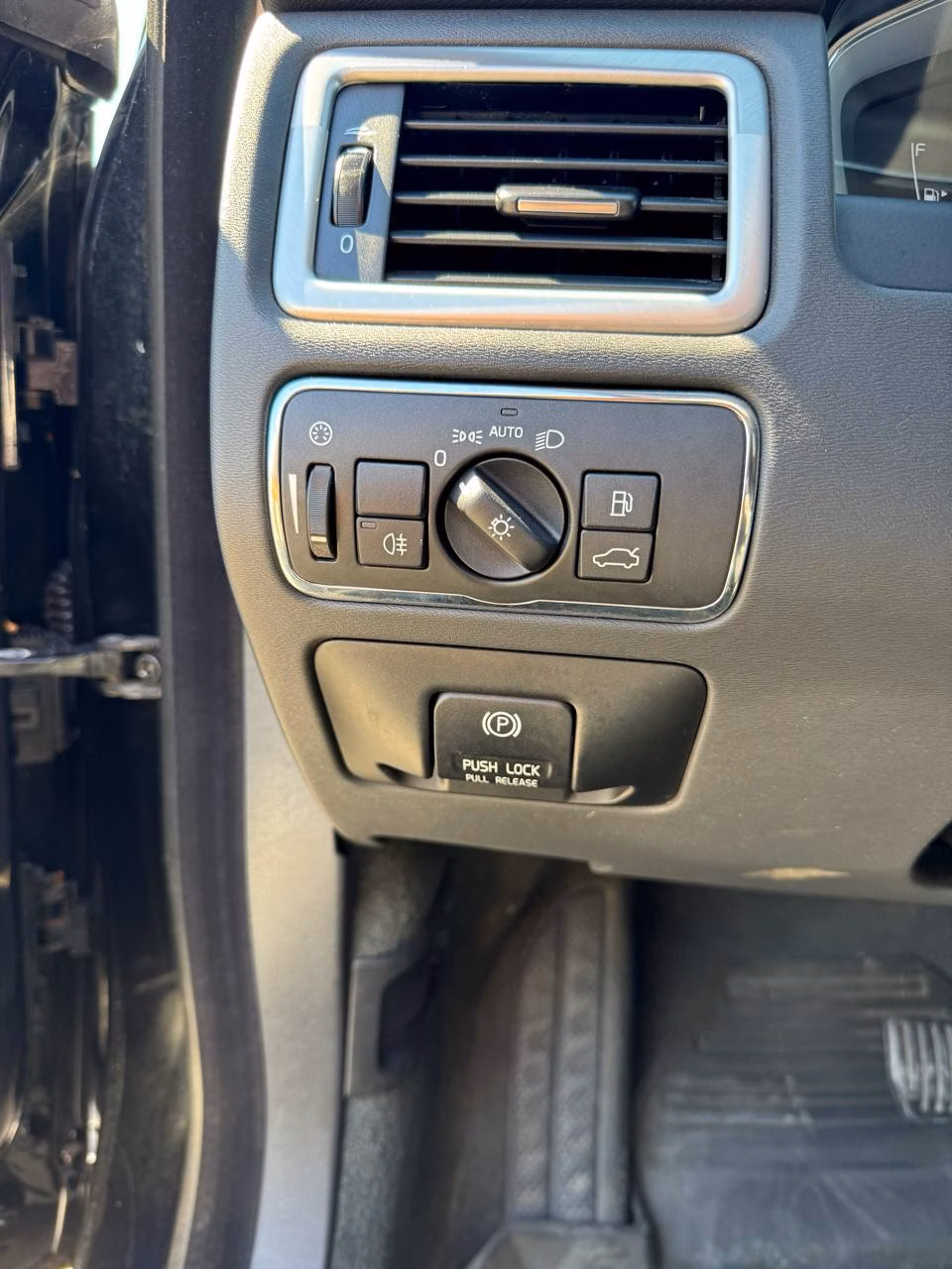 Volvo V70 фото 16