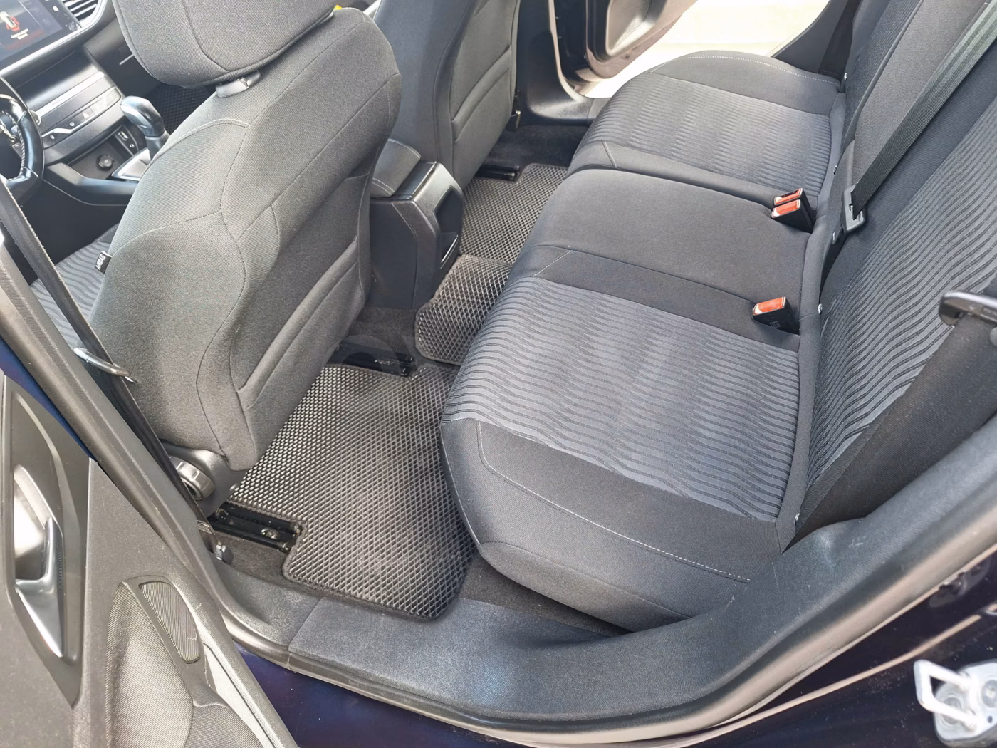 Peugeot 308 фото 11