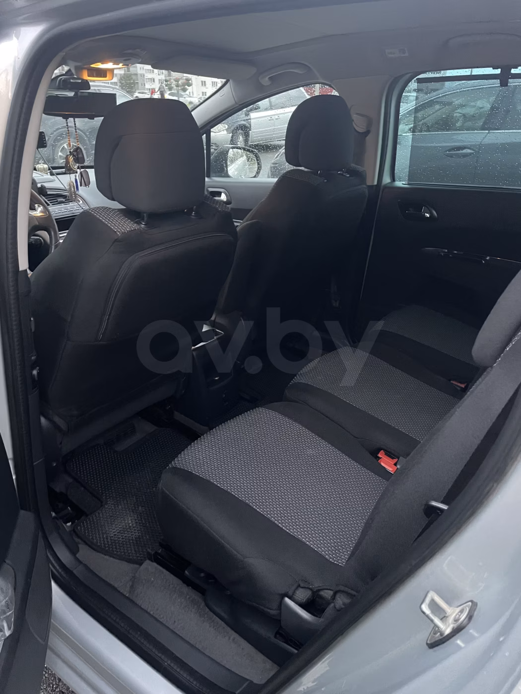 Peugeot 5008 фото 6