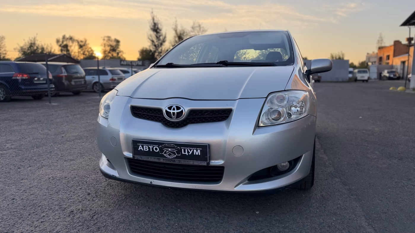 Toyota Auris фото 20