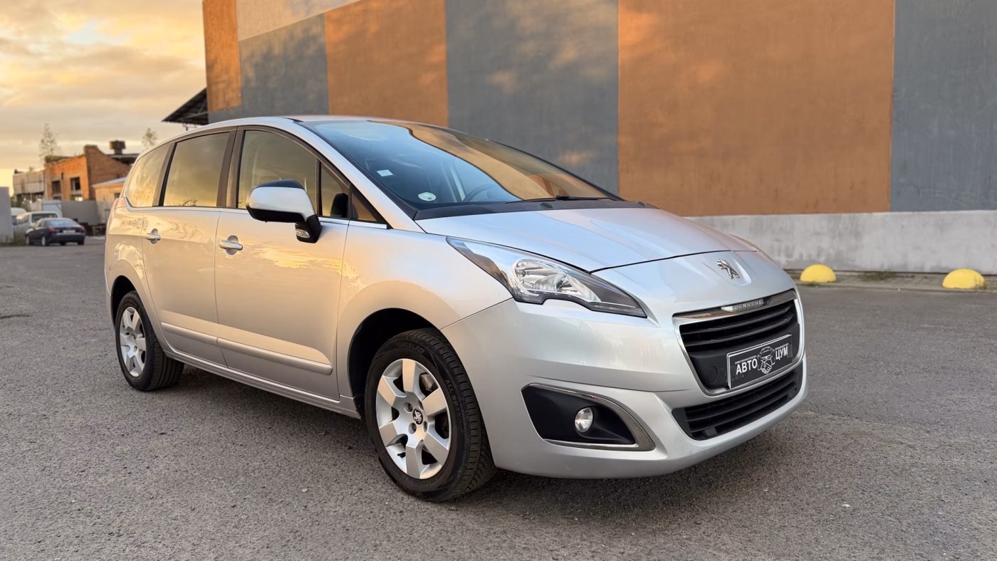 Peugeot 5008 фото 3