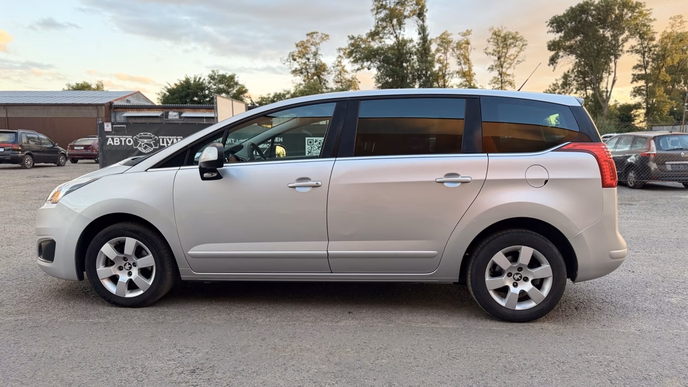 Peugeot 5008 фото 13