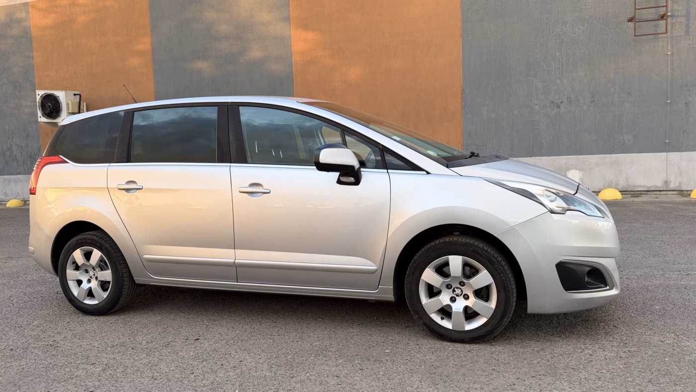 Peugeot 5008 фото 5