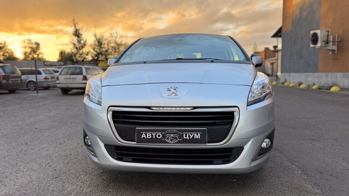 Peugeot 5008 фото 2