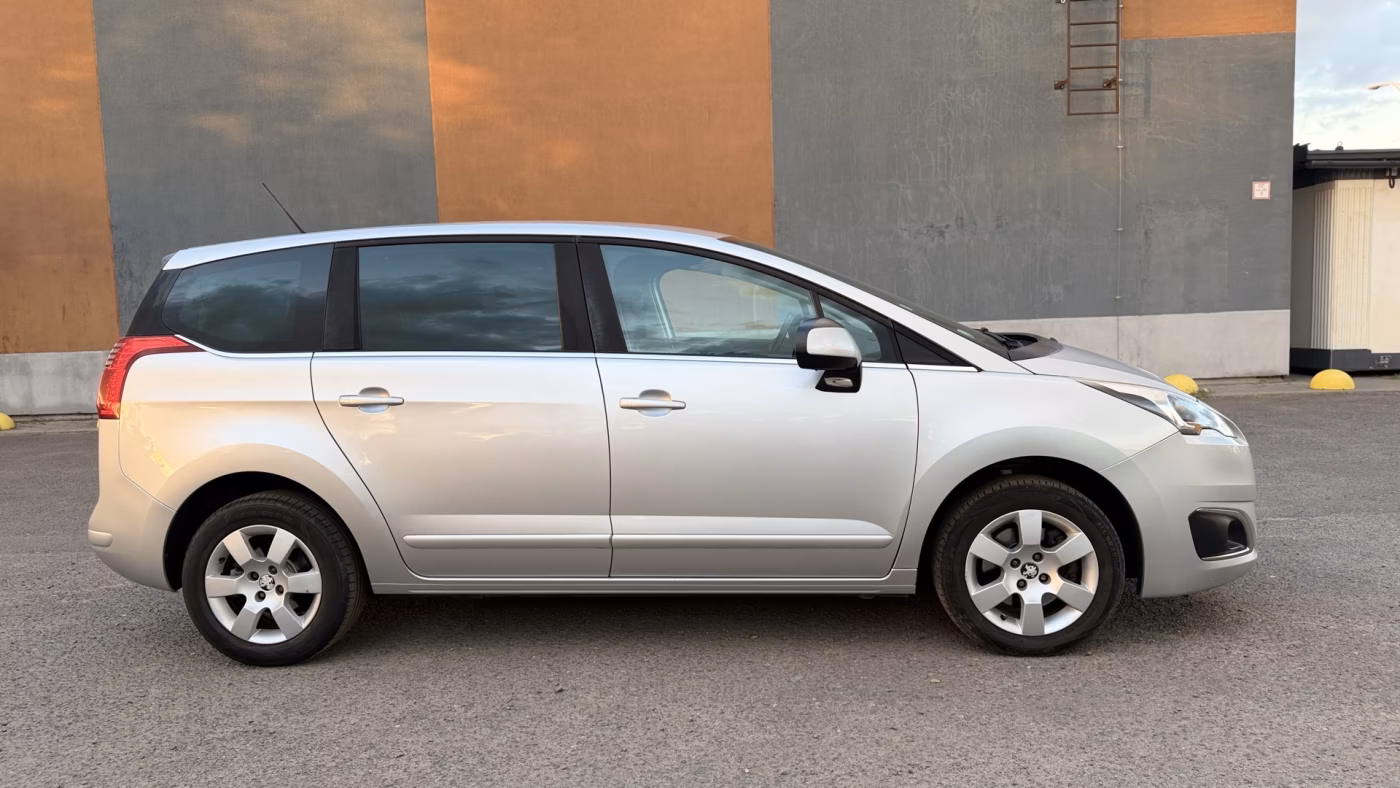 Peugeot 5008 фото 4