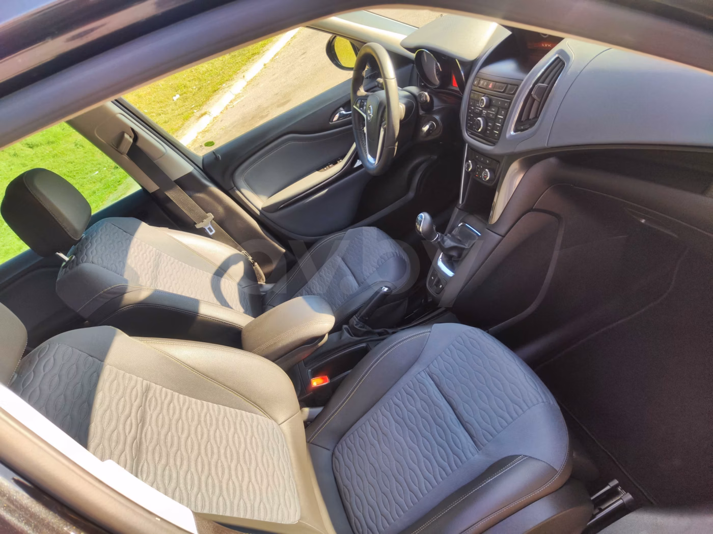 Opel Zafira фото 11