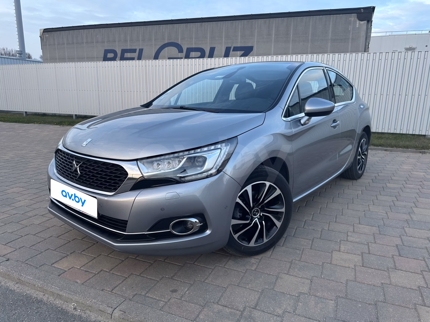DS 4