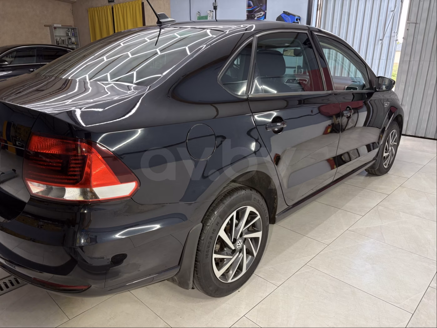Volkswagen Polo Sedan фото 4