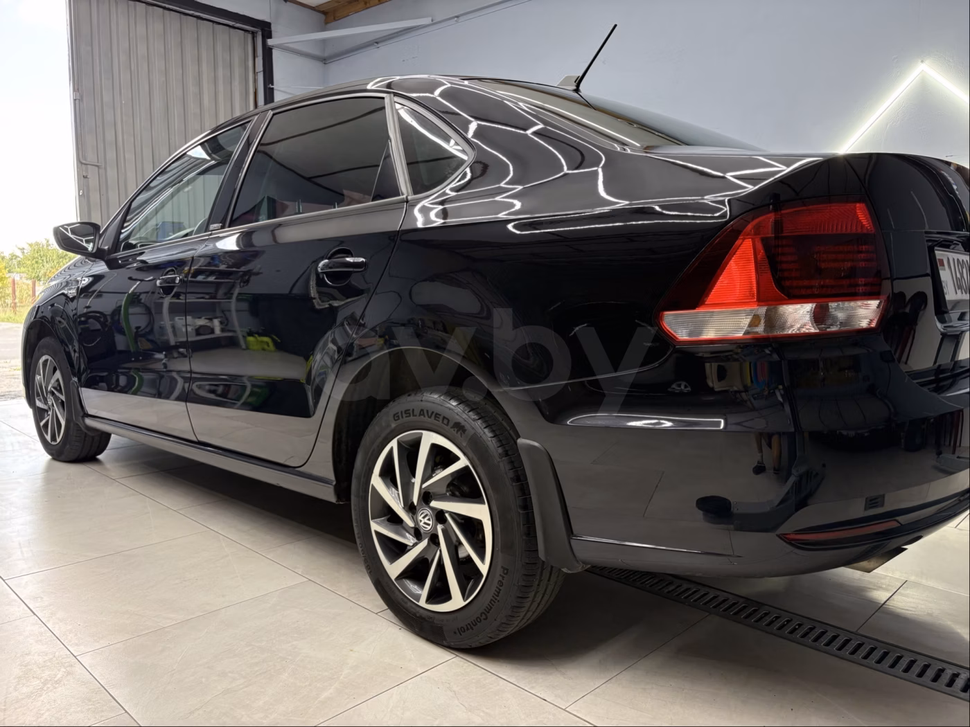 Volkswagen Polo Sedan фото 11