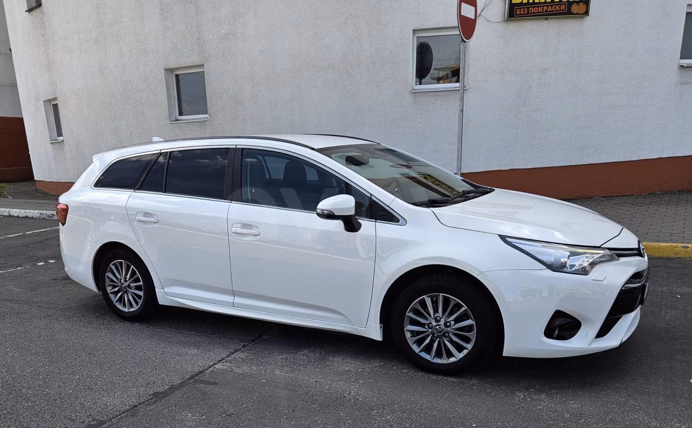 Toyota Avensis фото 6