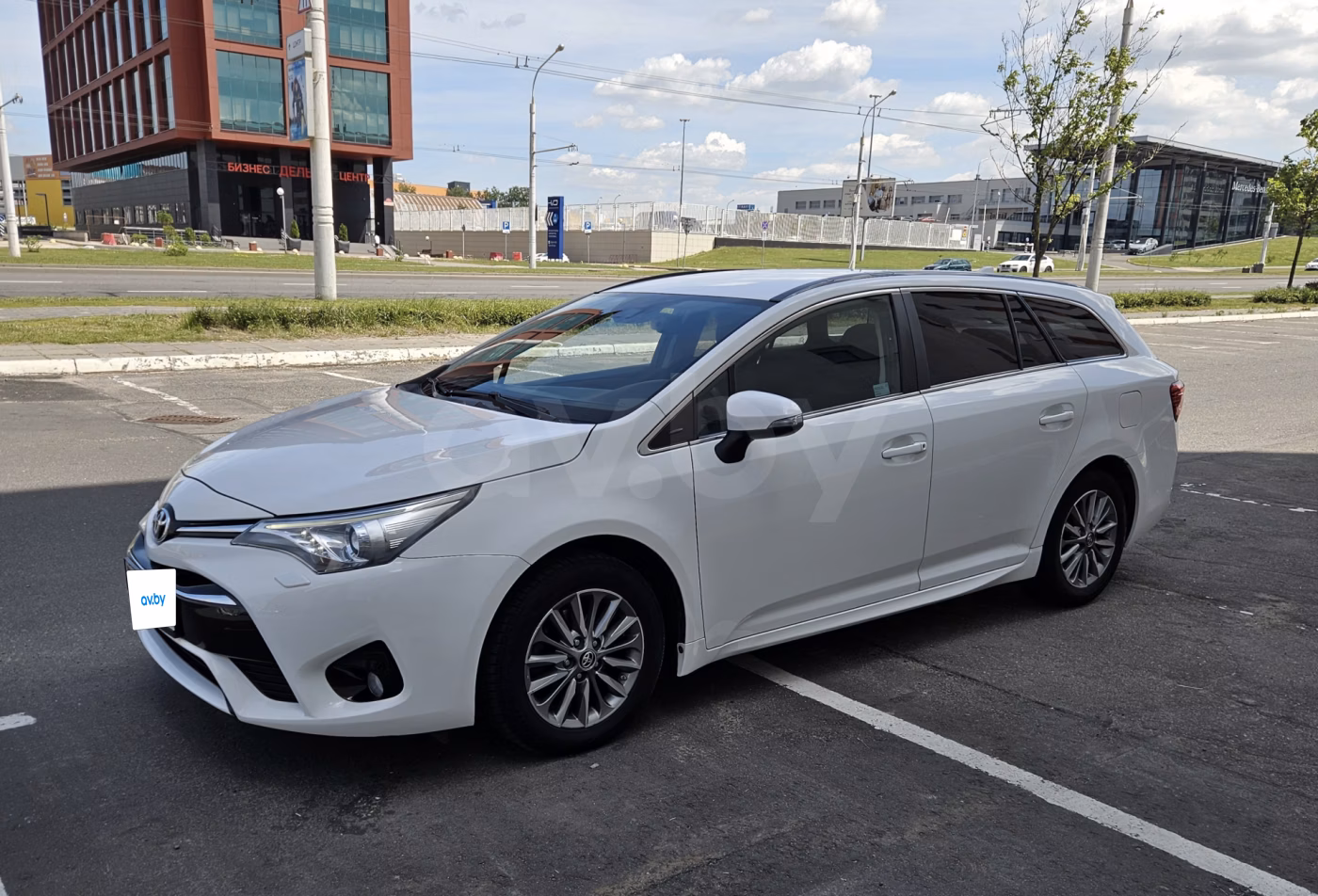 Toyota Avensis фото 2