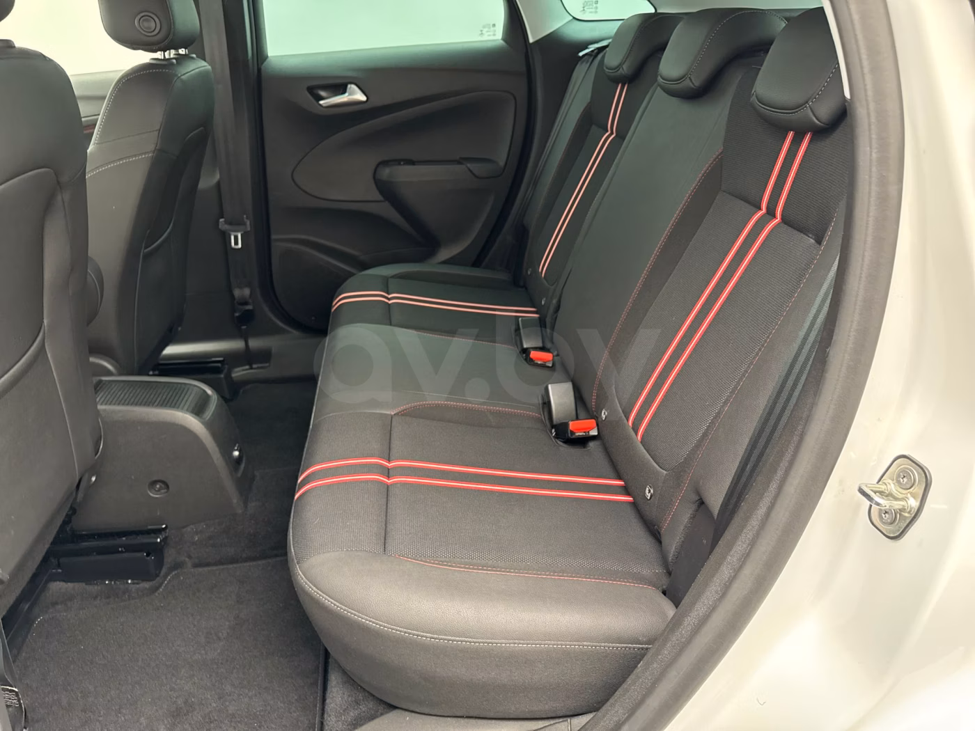 Opel Crossland X фото 12