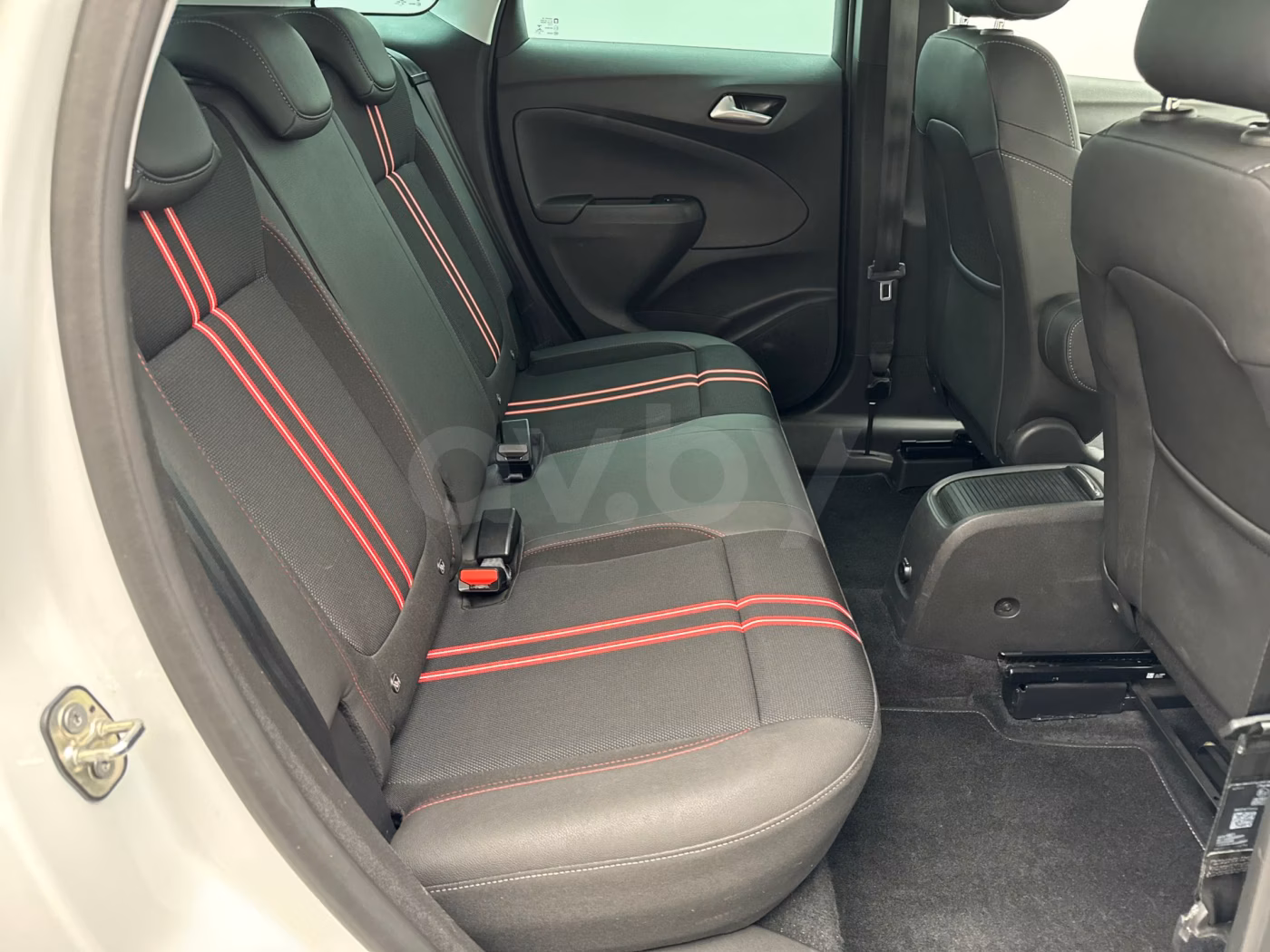 Opel Crossland X фото 11