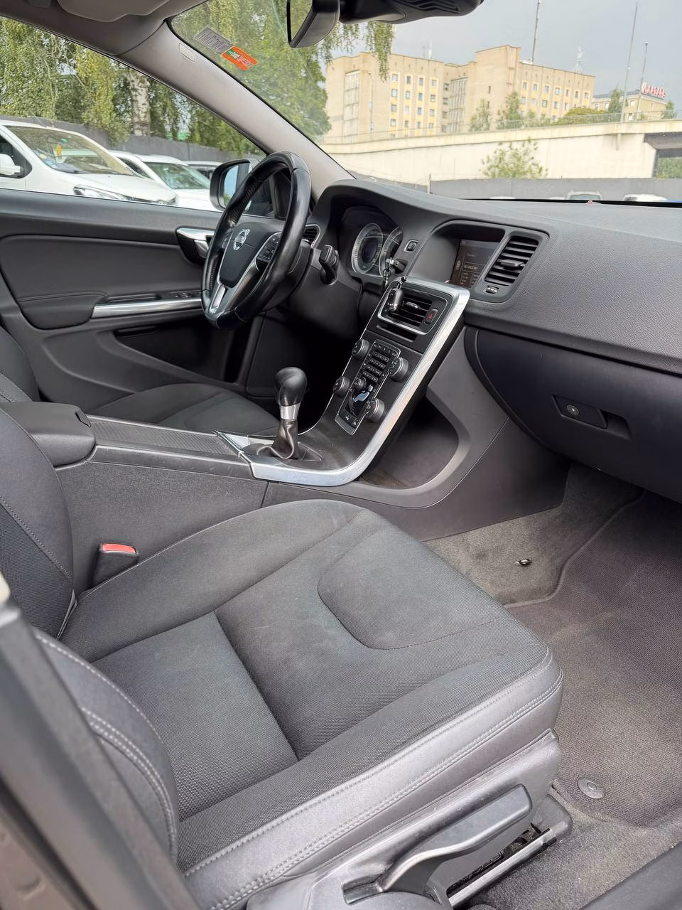 Volvo S60 фото 12