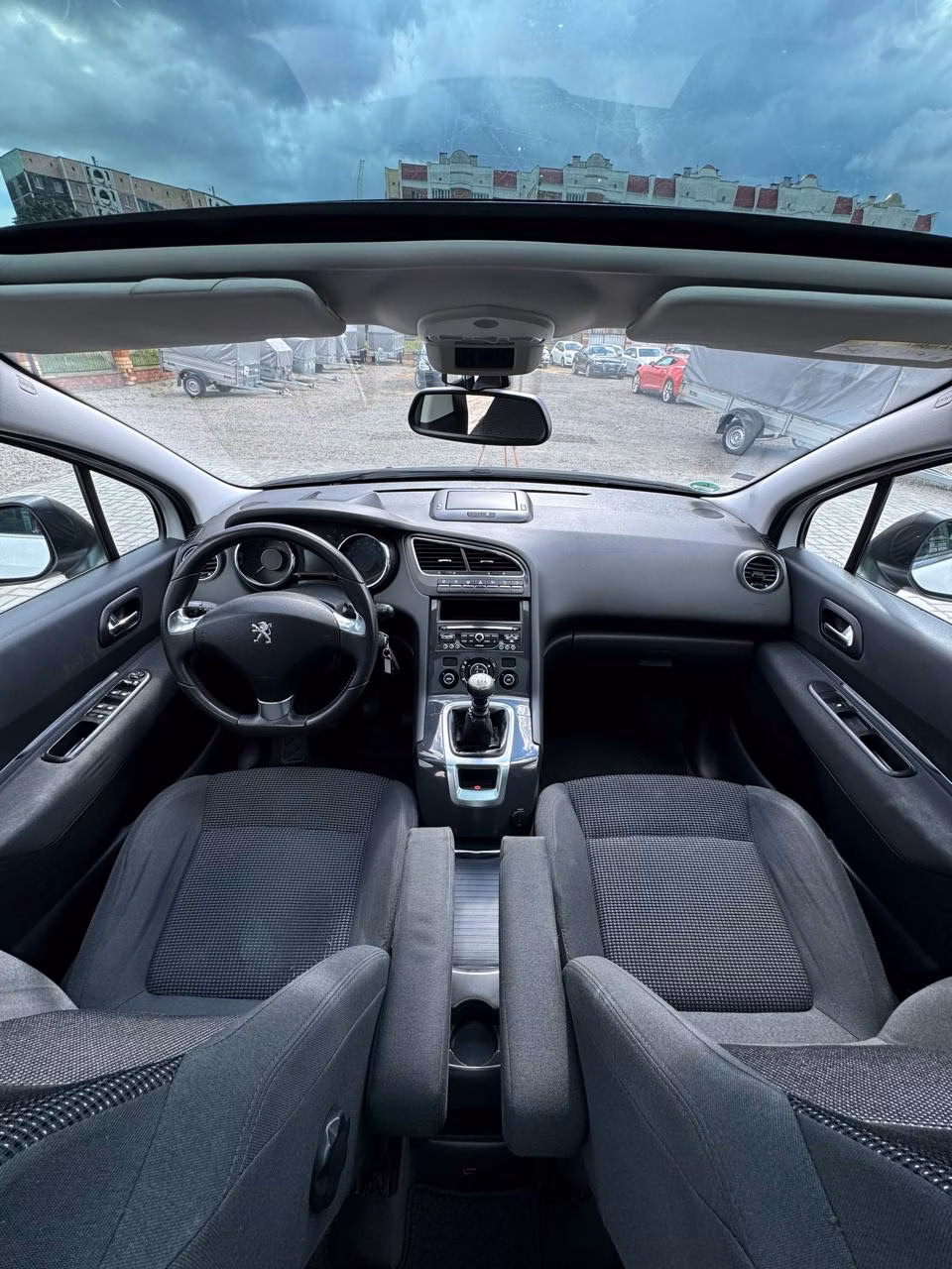 Peugeot 5008 фото 9