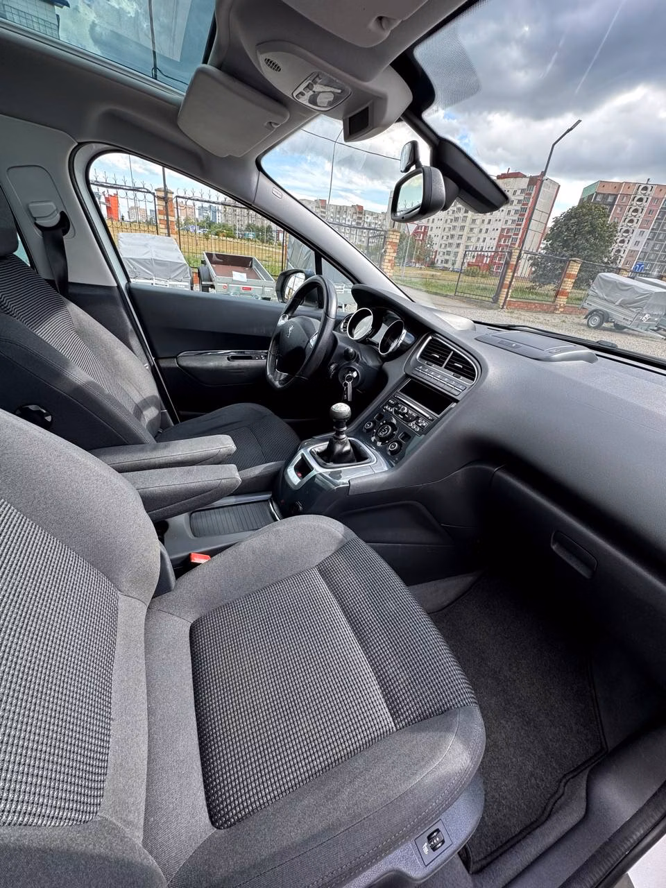 Peugeot 5008 фото 13
