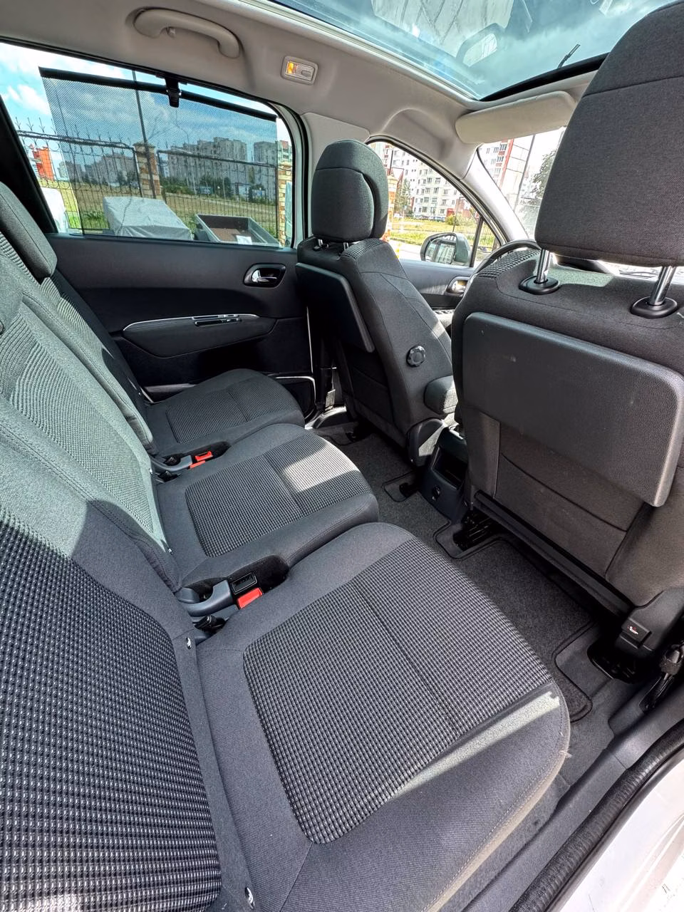Peugeot 5008 фото 14