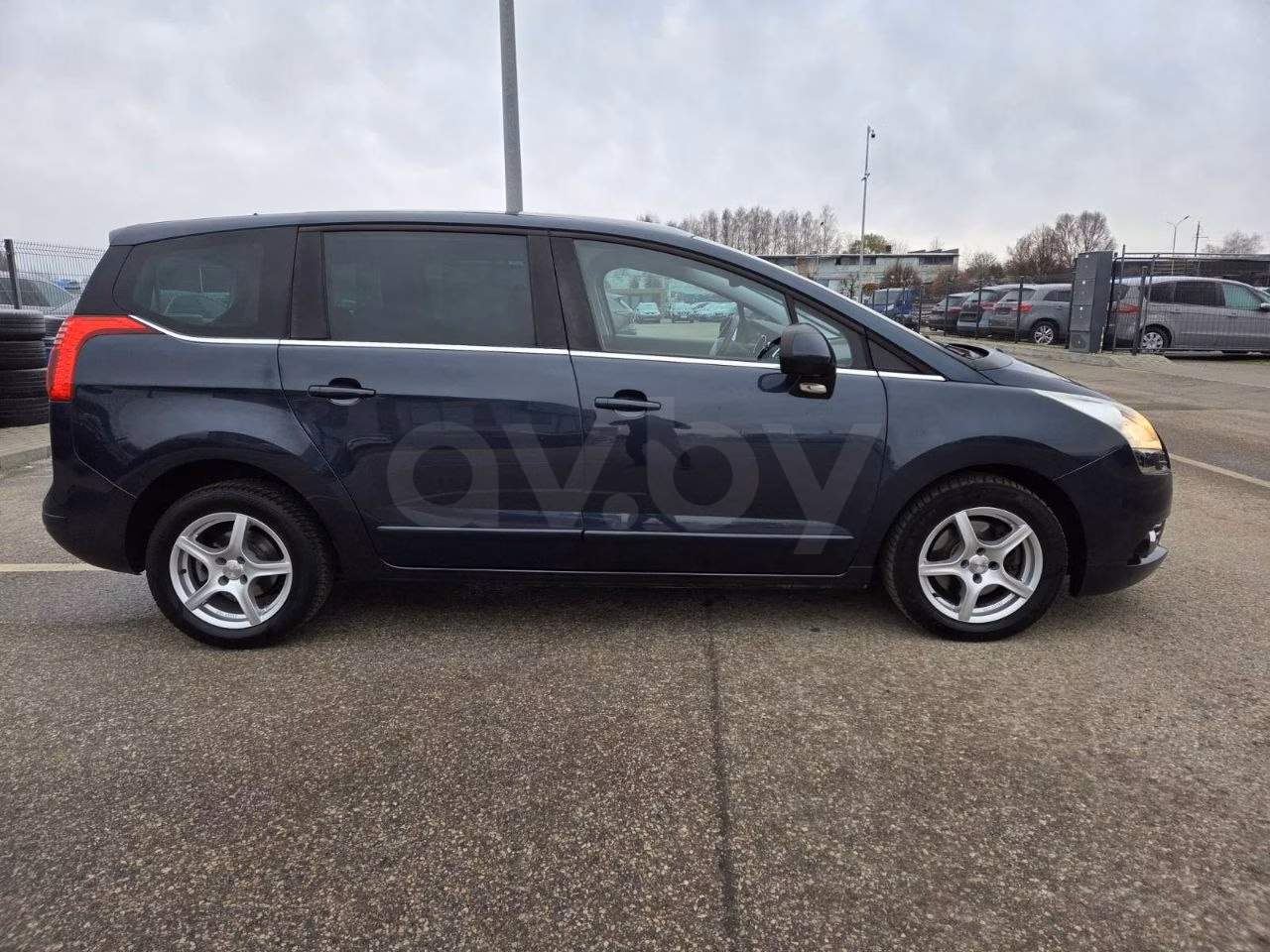 Peugeot 5008 фото 13