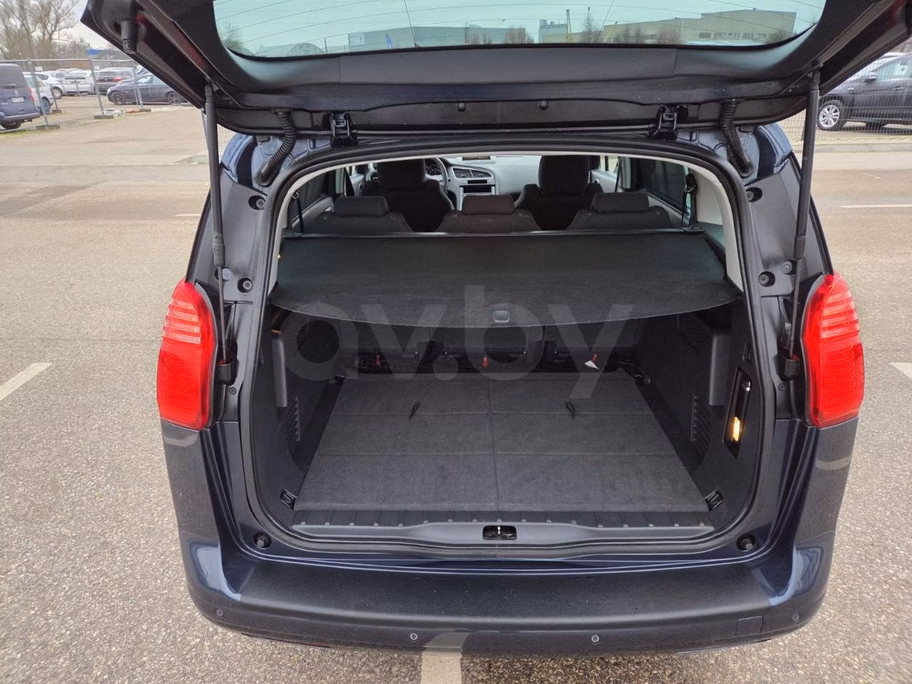 Peugeot 5008 фото 9