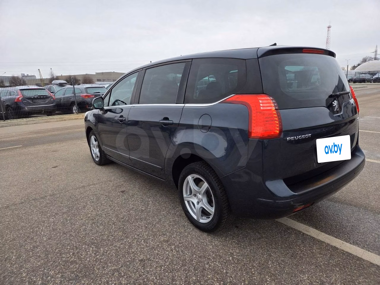 Peugeot 5008 фото 3