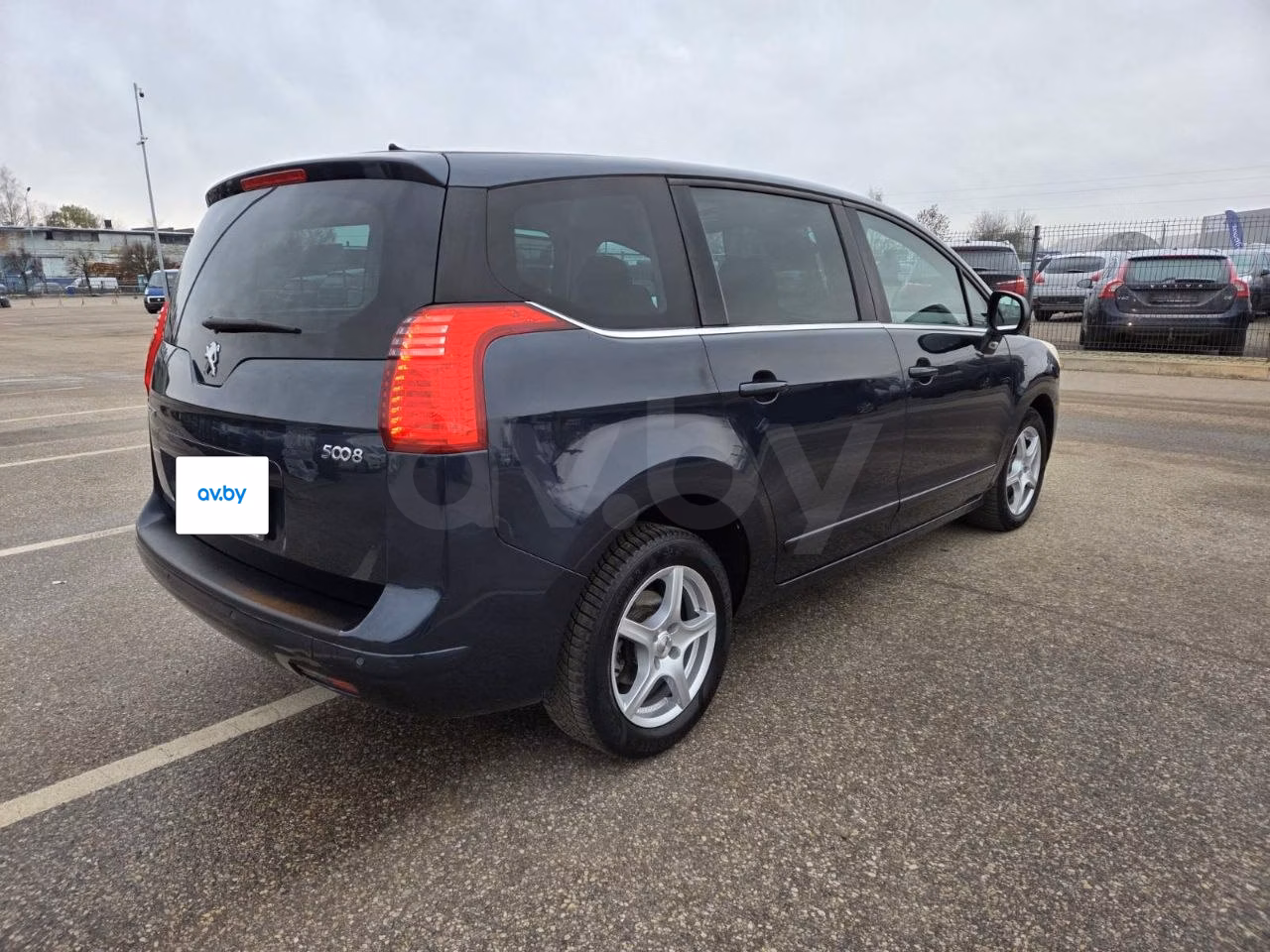 Peugeot 5008 фото 14