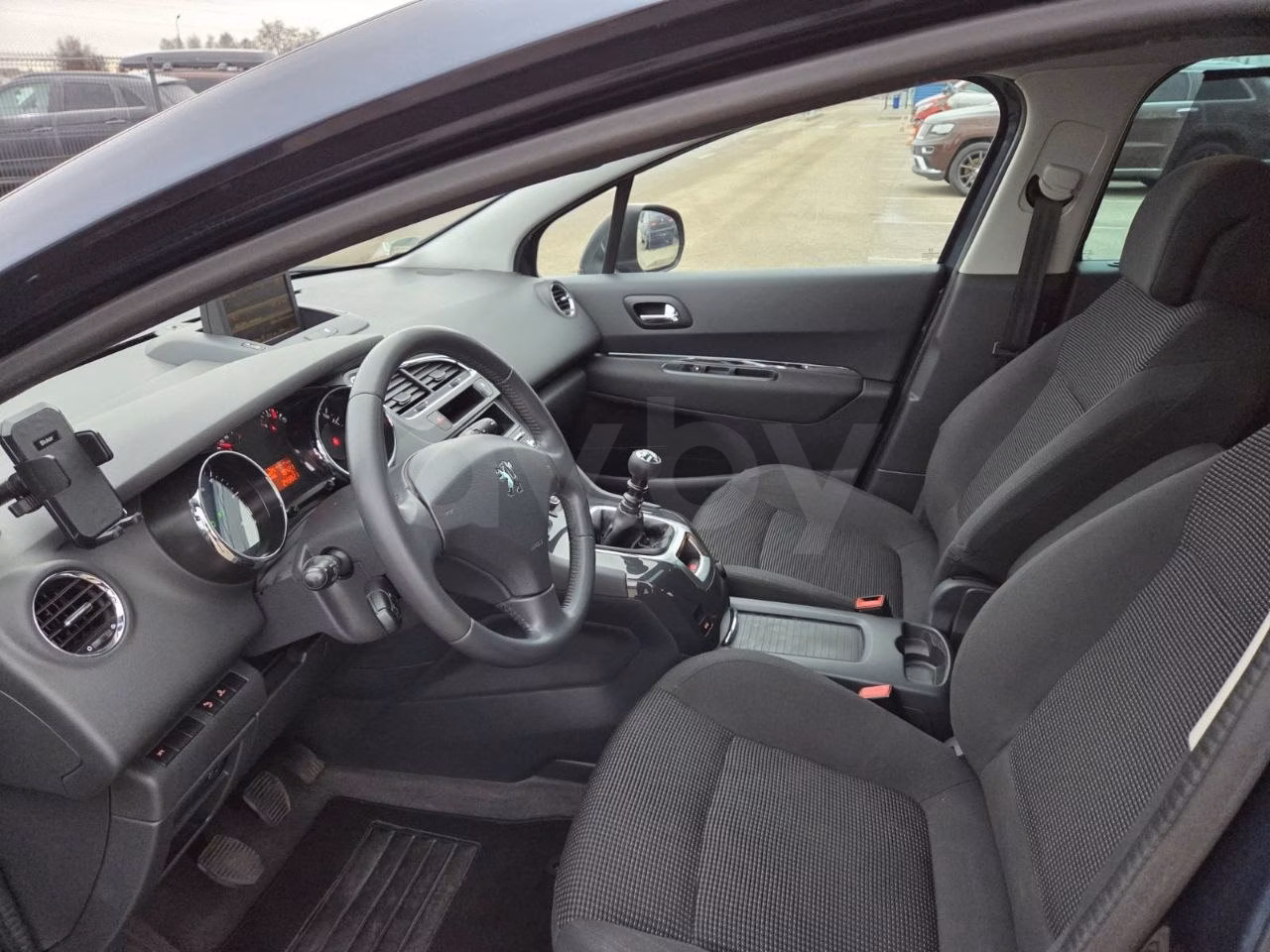 Peugeot 5008 фото 7