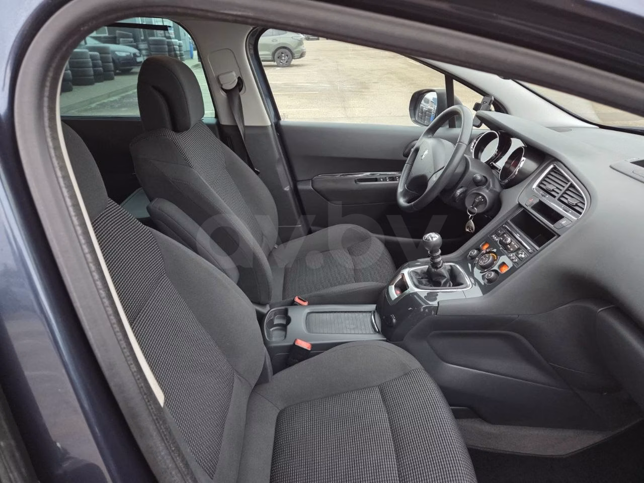 Peugeot 5008 фото 5