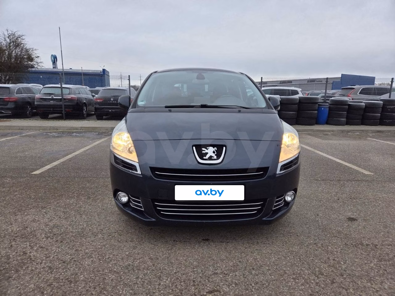 Peugeot 5008 фото 11