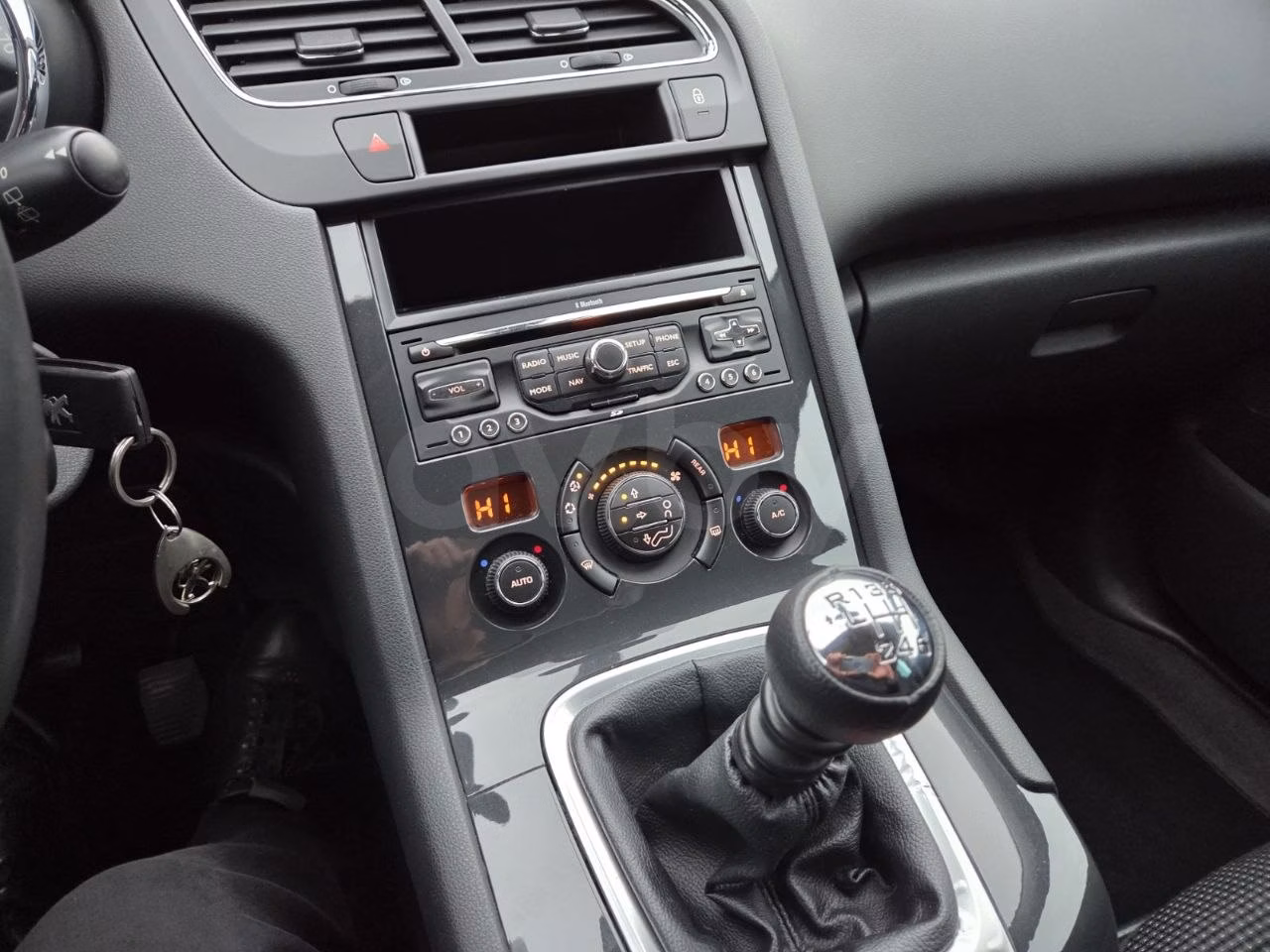 Peugeot 5008 фото 23