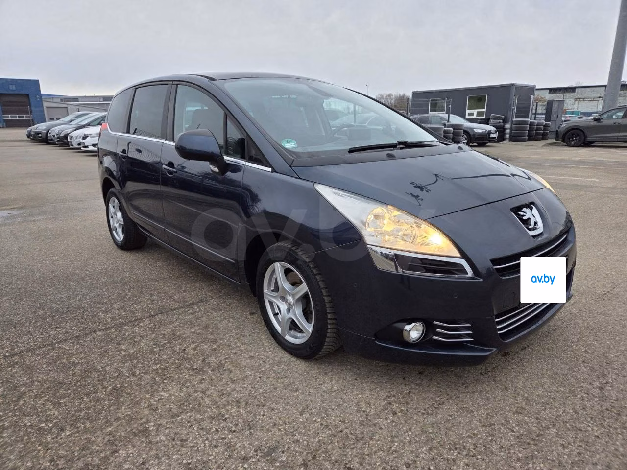 Peugeot 5008 фото 12