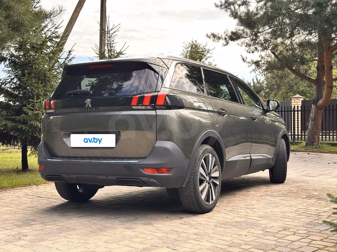 Peugeot 5008 фото 5