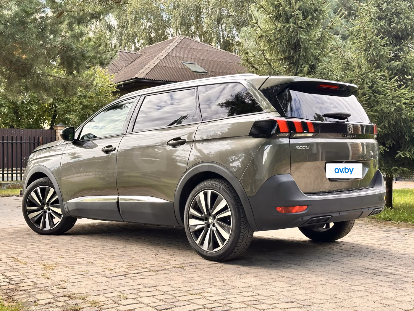 Peugeot 5008 фото 8