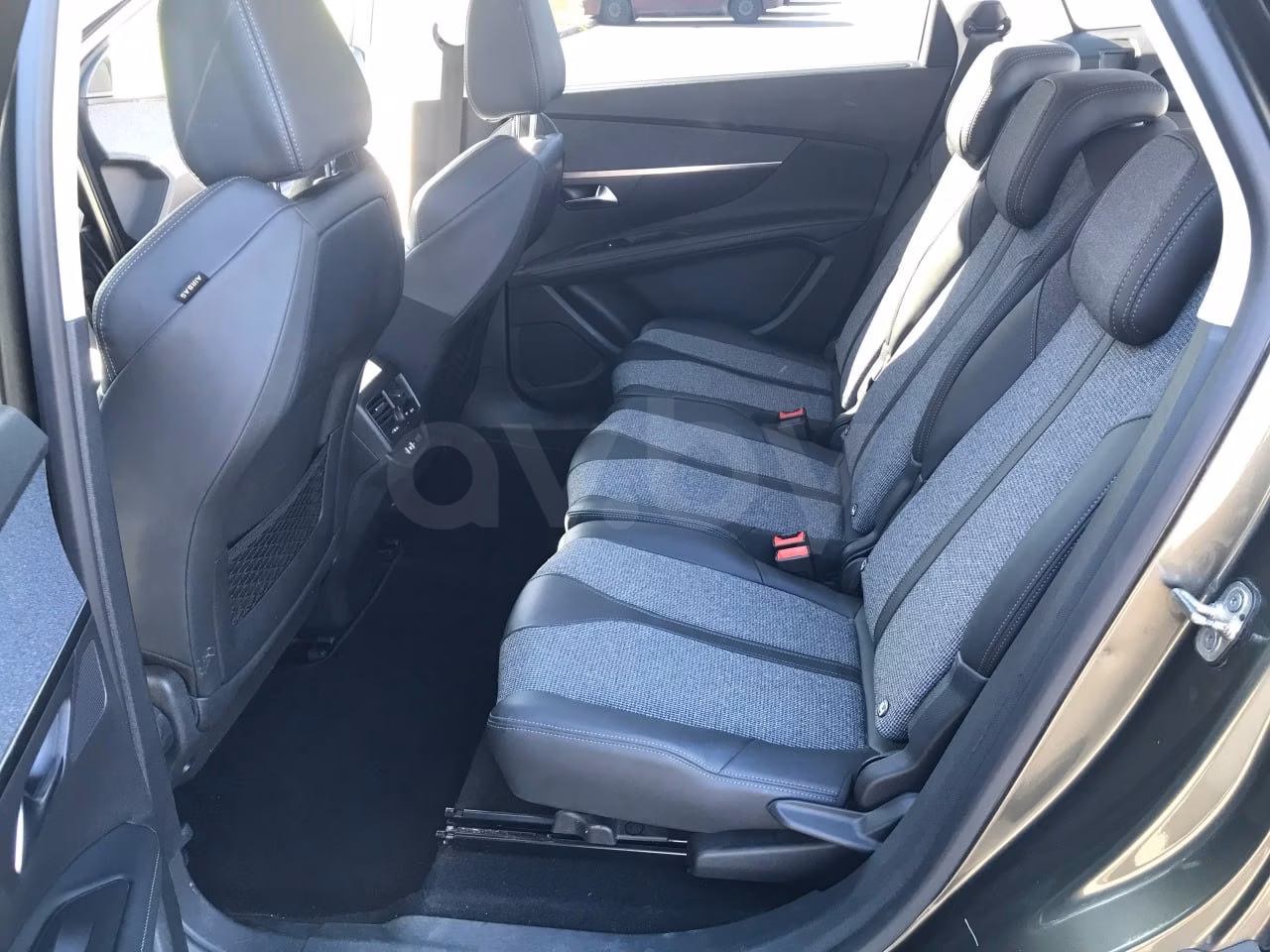 Peugeot 5008 фото 16