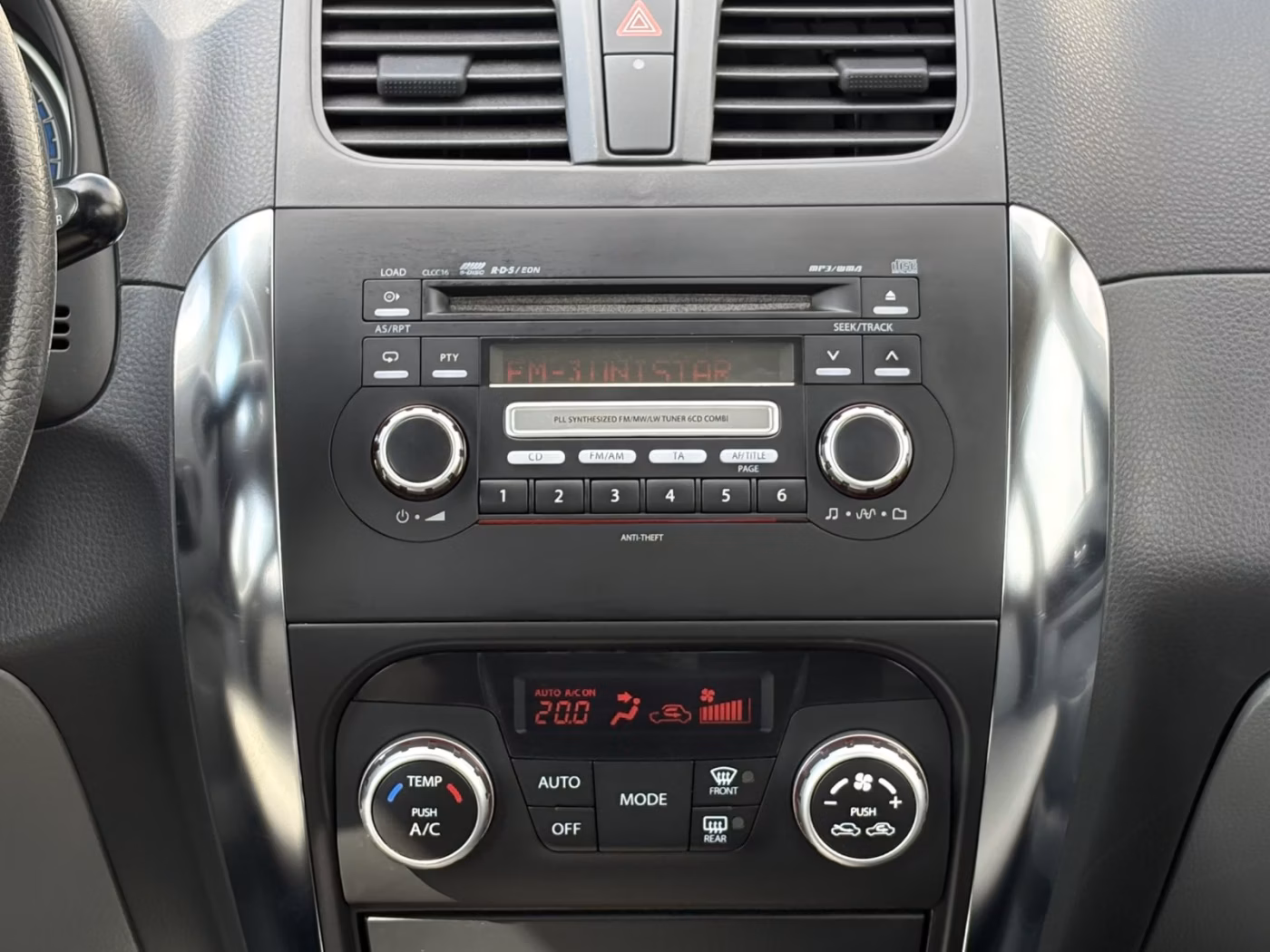 Suzuki SX4 фото 12