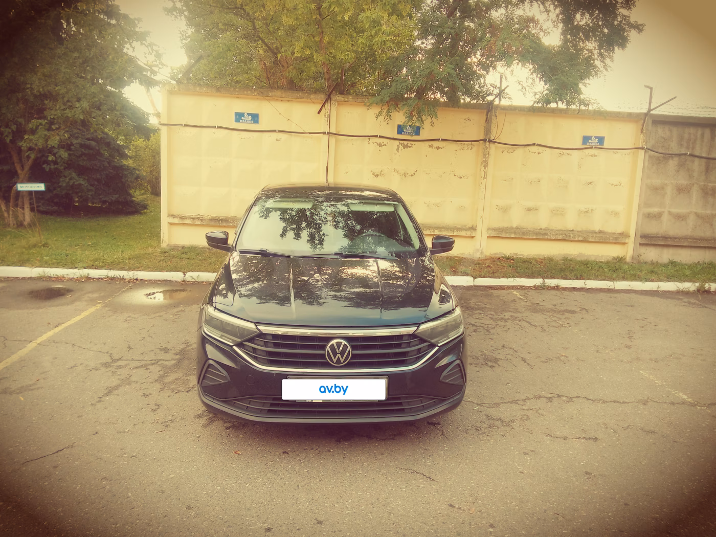 Volkswagen Polo Sedan фото 2