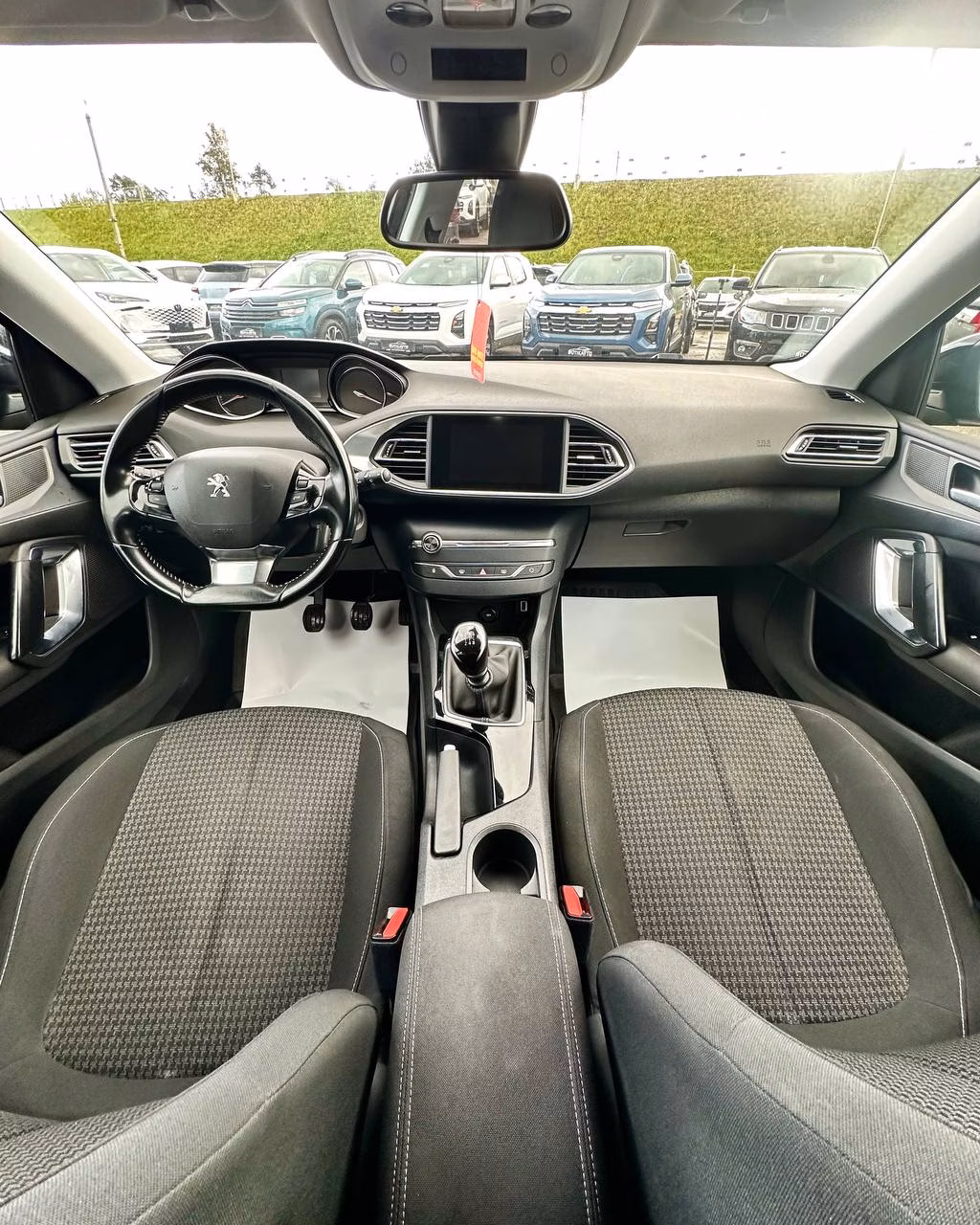 Peugeot 308 фото 9