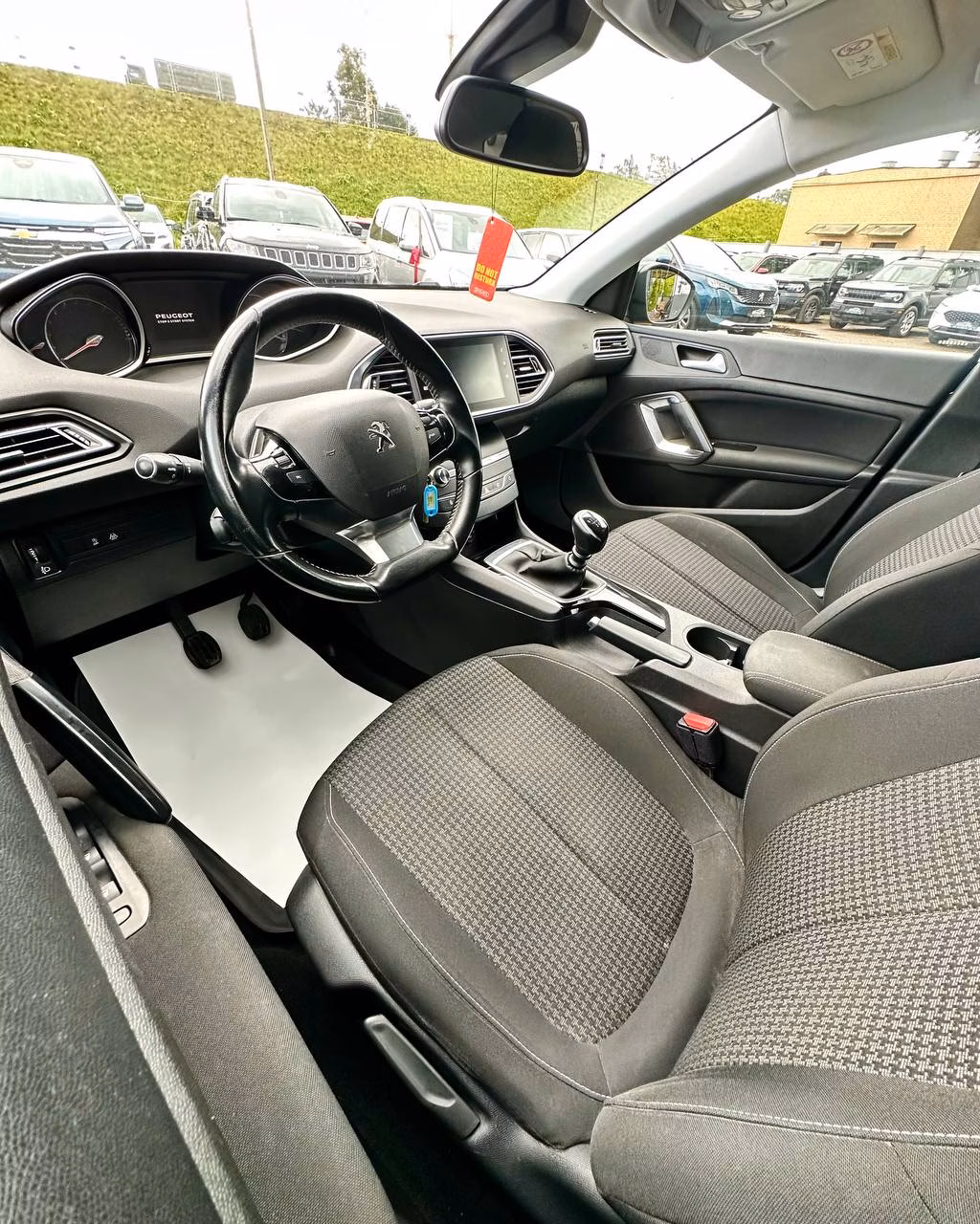 Peugeot 308 фото 10