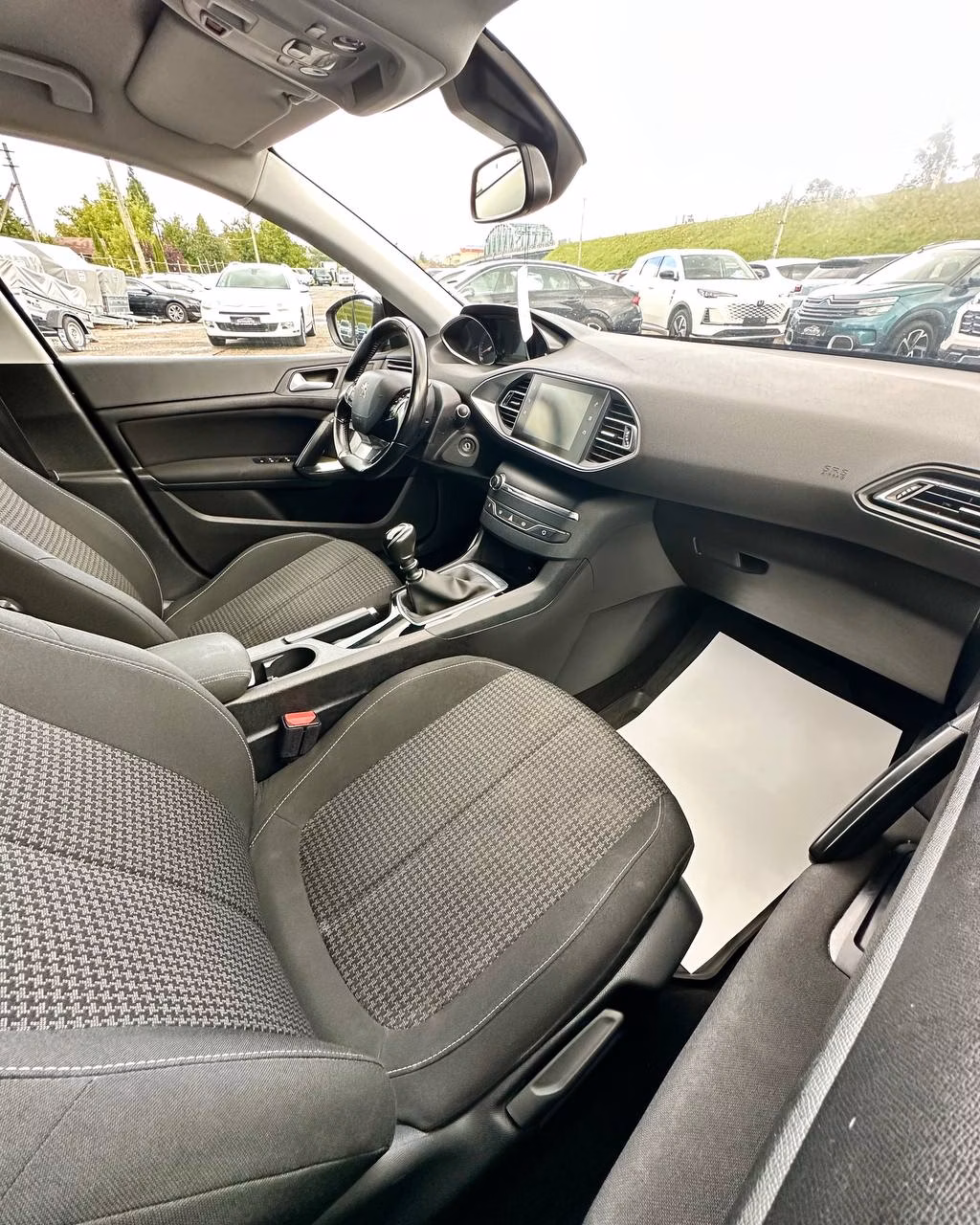Peugeot 308 фото 11