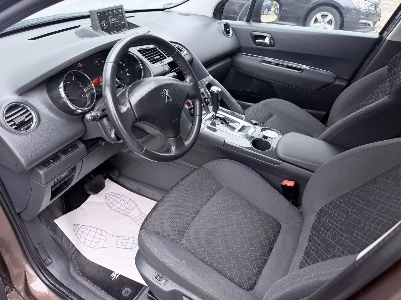Peugeot 3008 фото 9