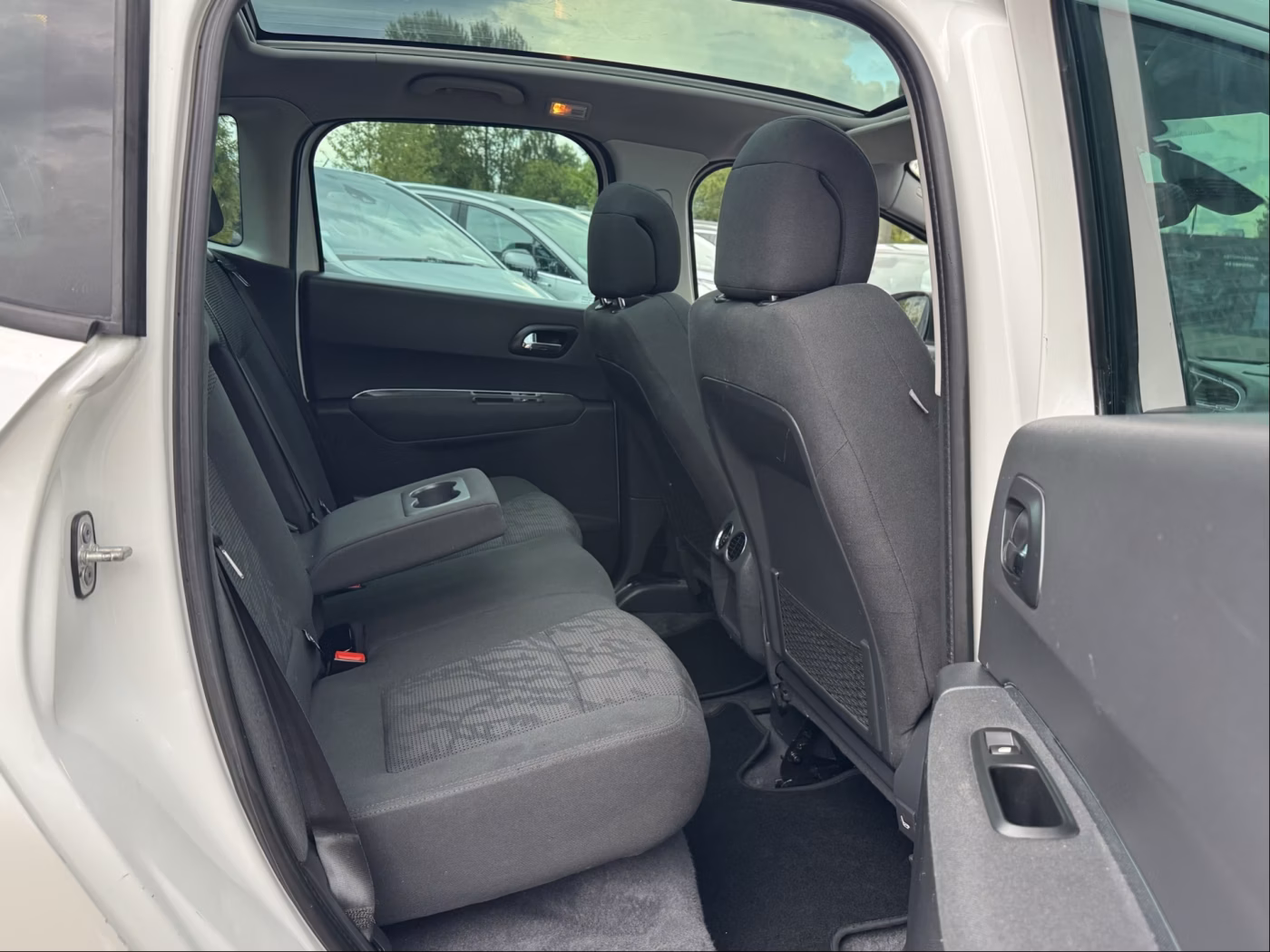 Peugeot 3008 фото 16