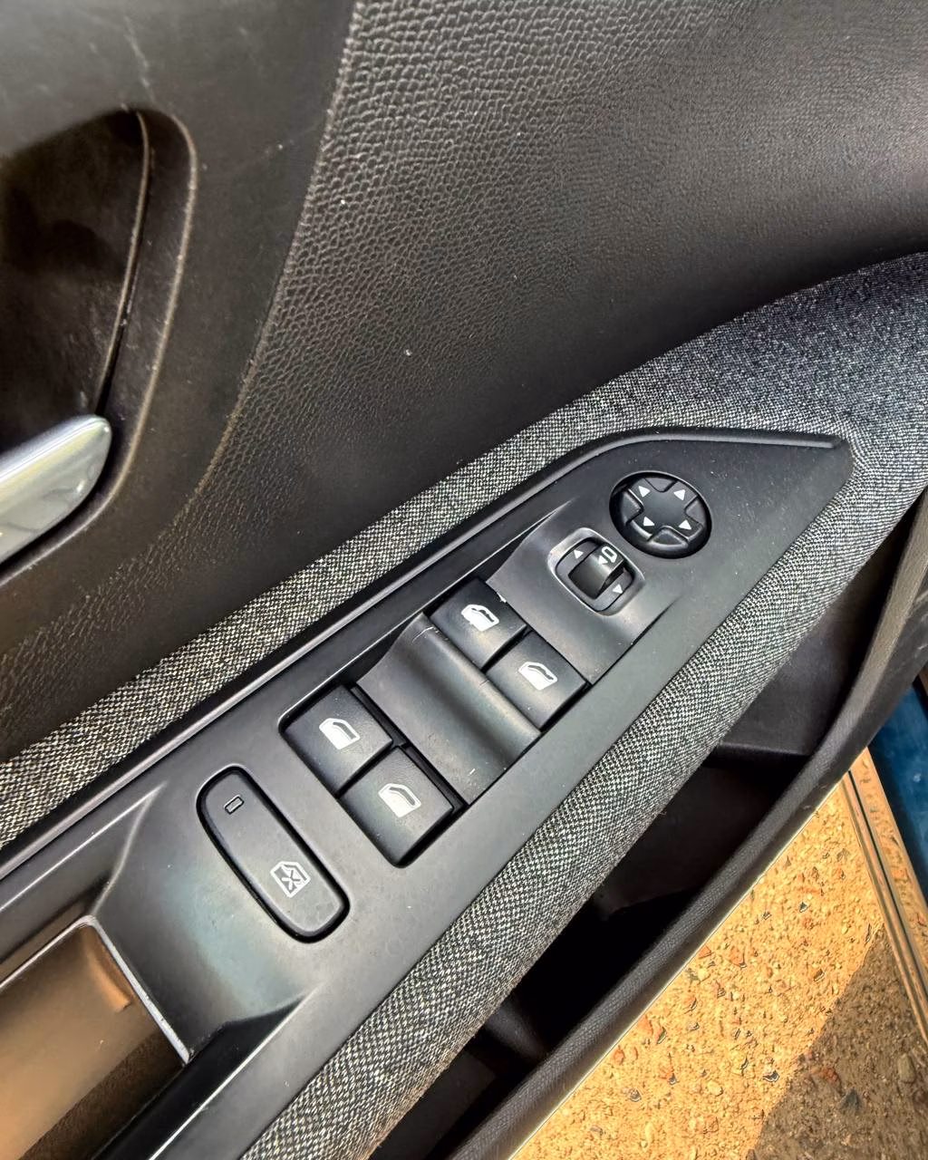 Peugeot 5008 фото 11