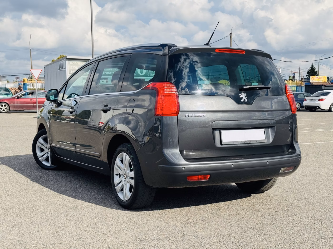 Peugeot 5008 фото 4