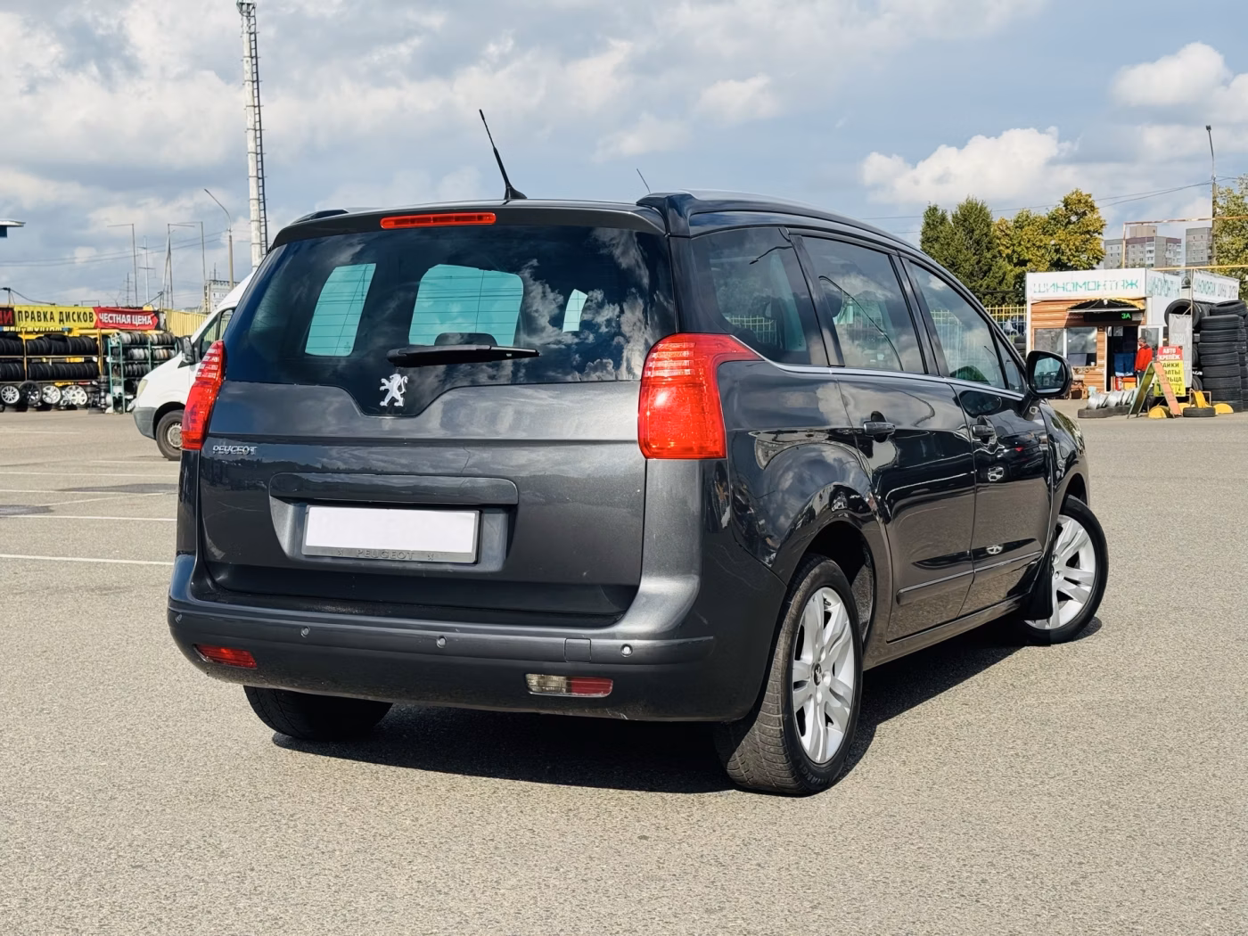 Peugeot 5008 фото 2