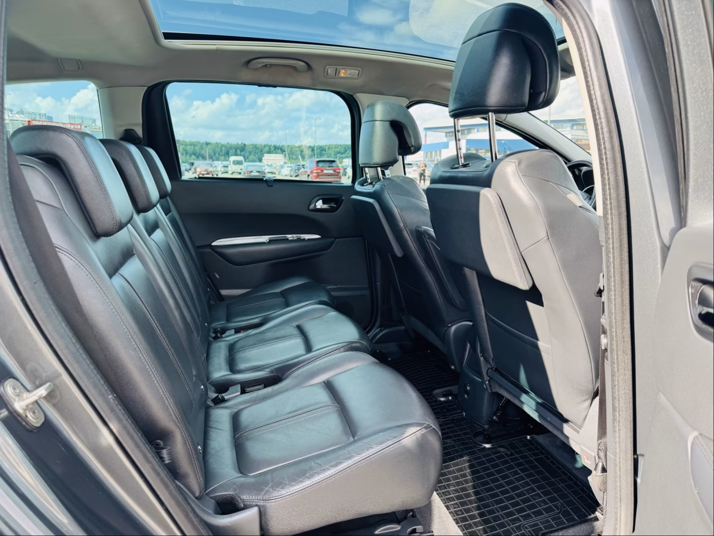 Peugeot 5008 фото 9