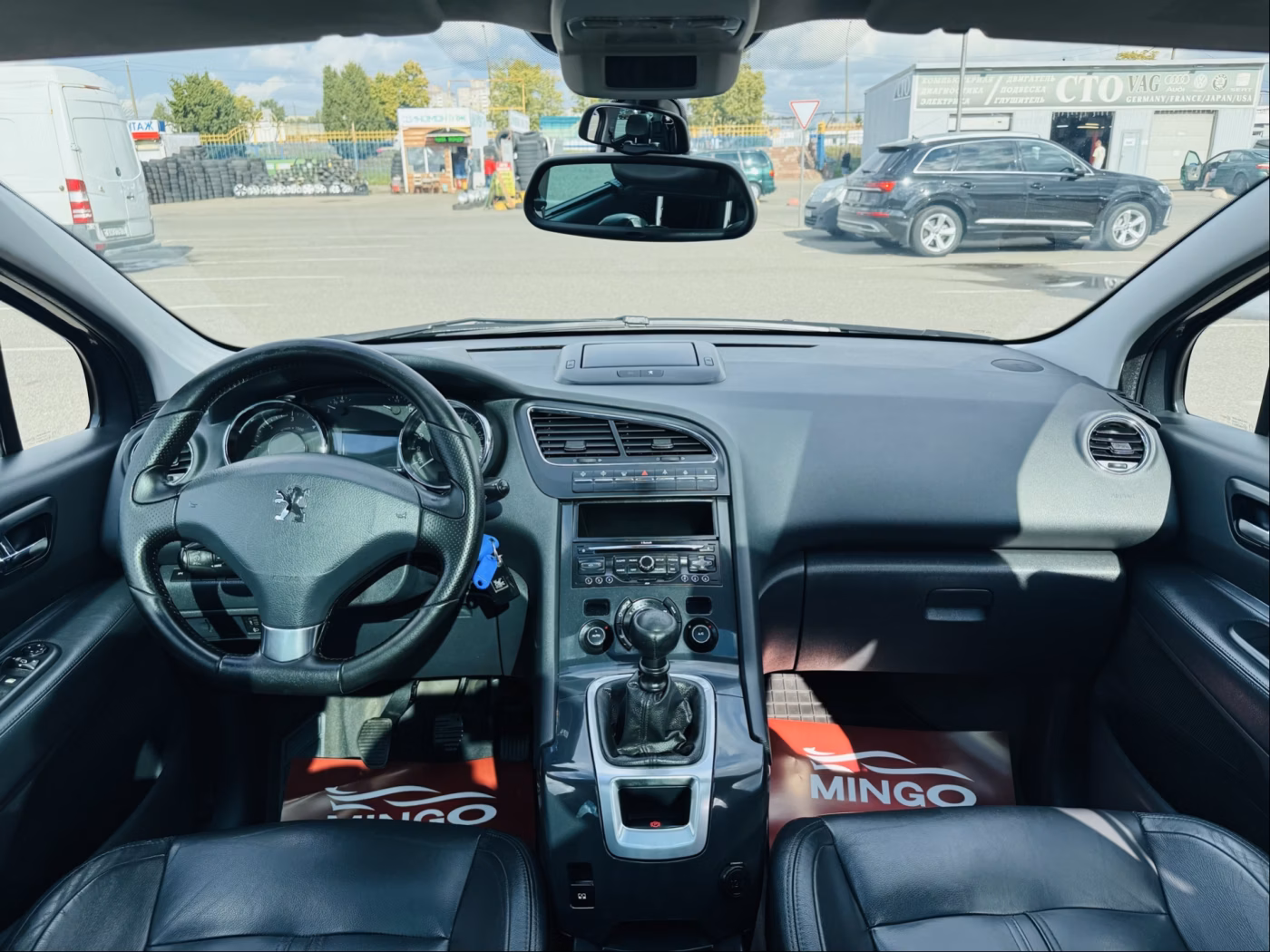 Peugeot 5008 фото 10