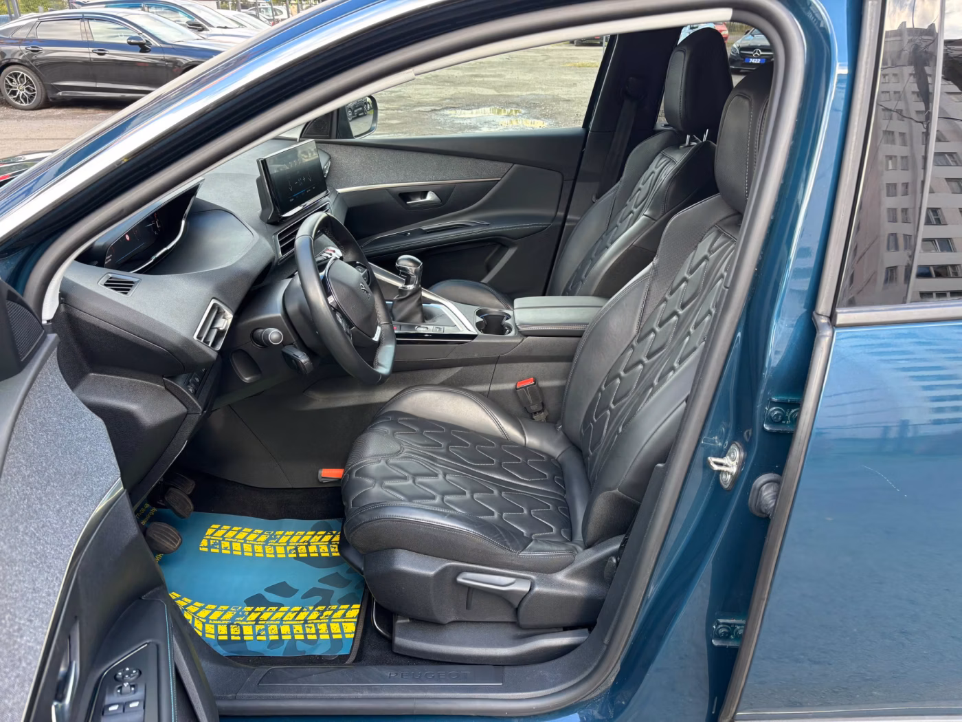 Peugeot 5008 фото 9