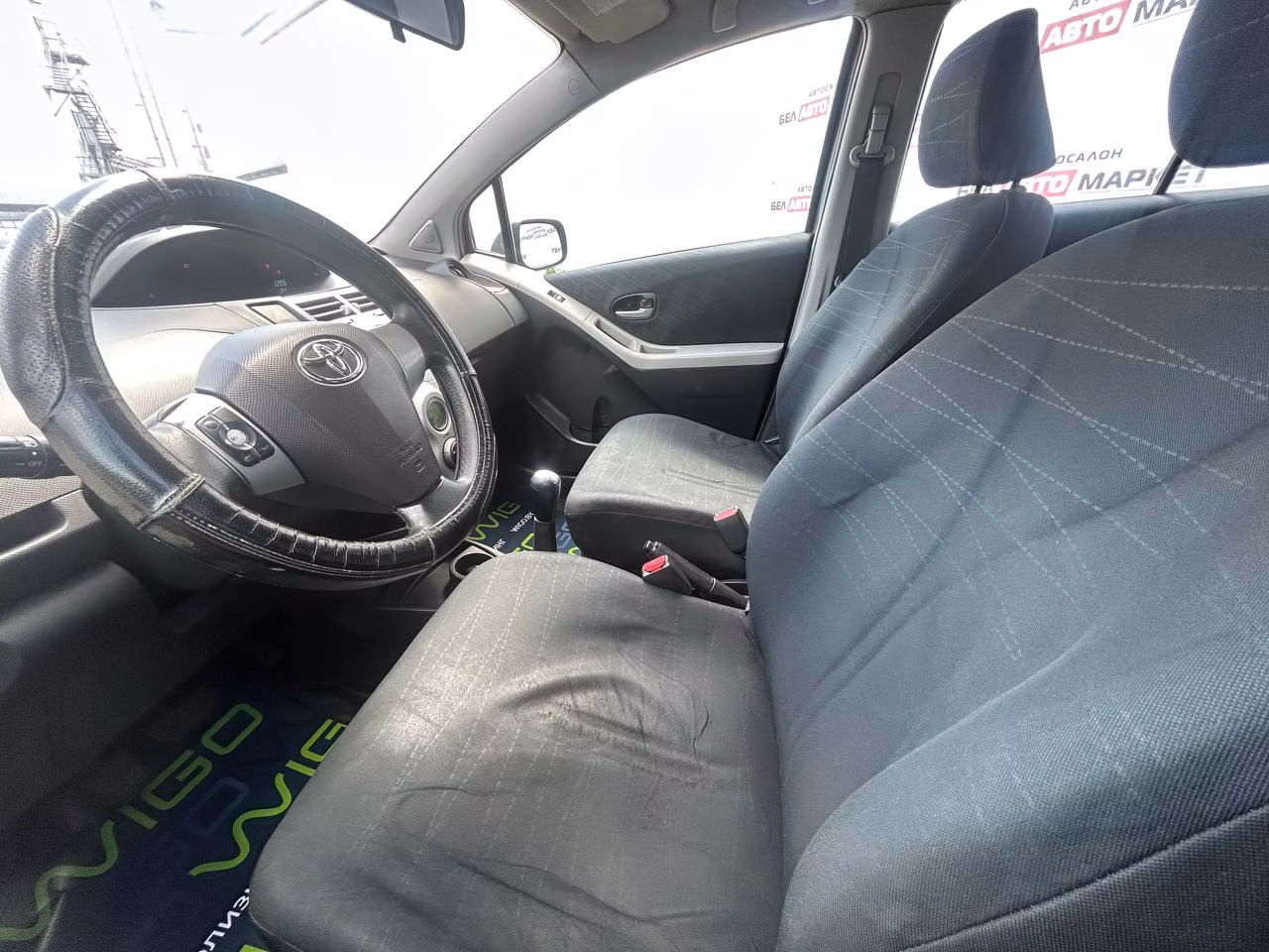 Toyota Yaris фото 5