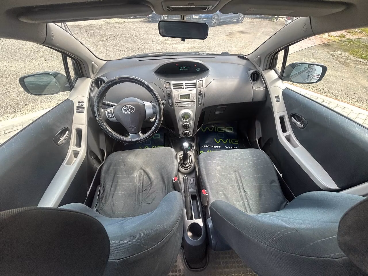 Toyota Yaris фото 7